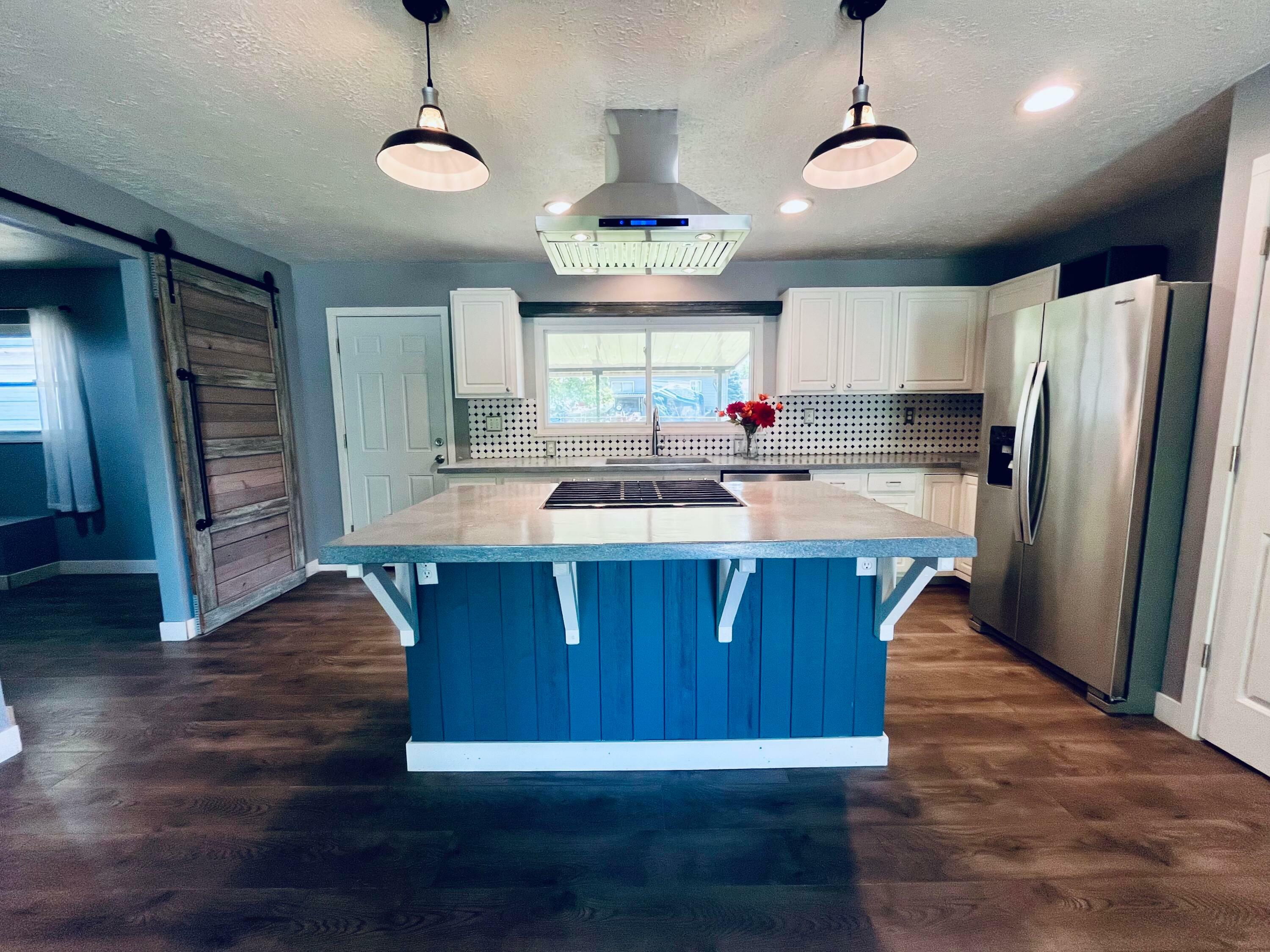 Property Photo:  332 Baroness Way  OH 43230 