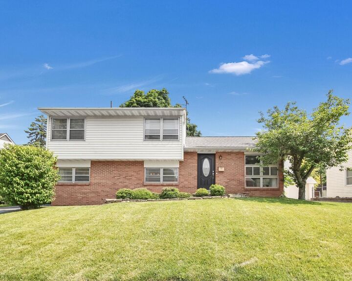 Property Photo: 1121 Afton Road OH 43221