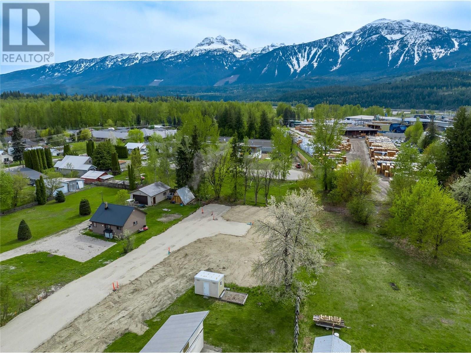 Property Photo:  2-705 Eighth Street East  BC V0E 2S0 