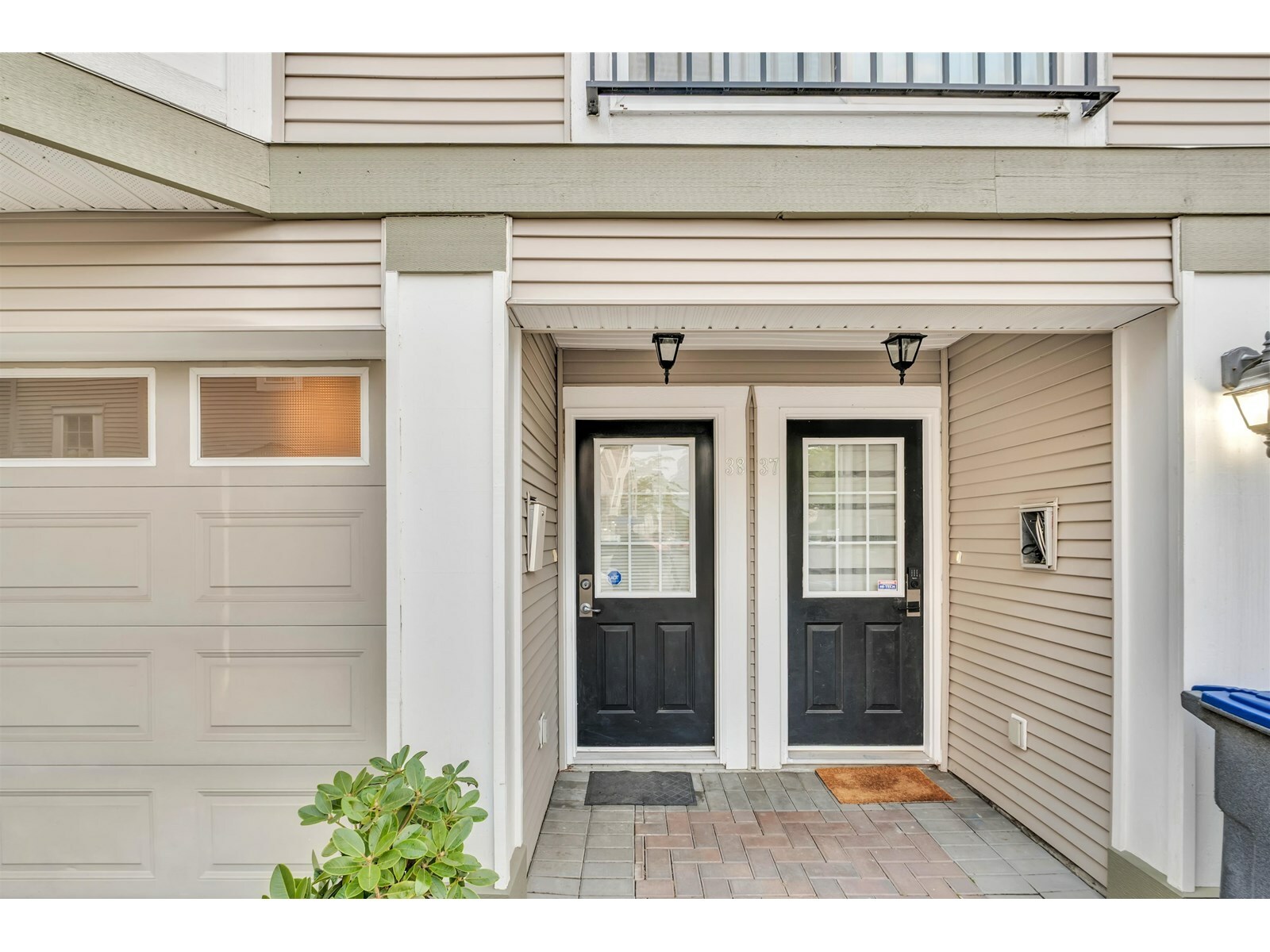 Property Photo: 9559 130A 38 BC V3V 5N9