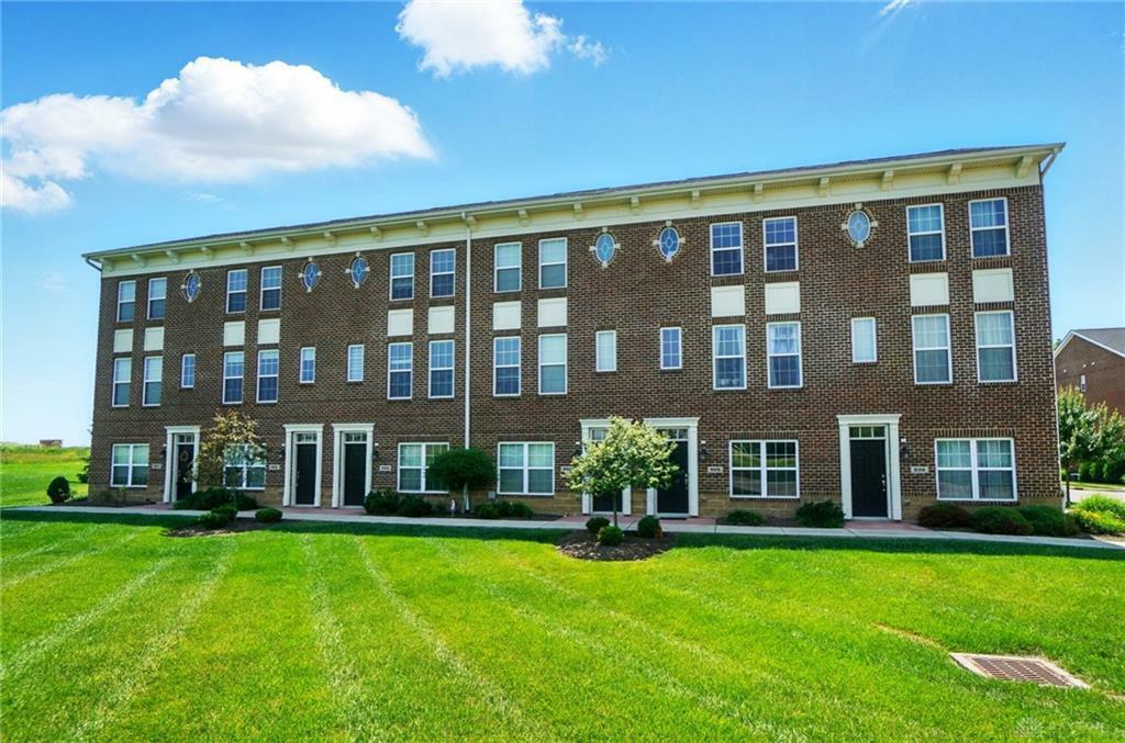 Property Photo: 905 Brownstone Row OH 45066