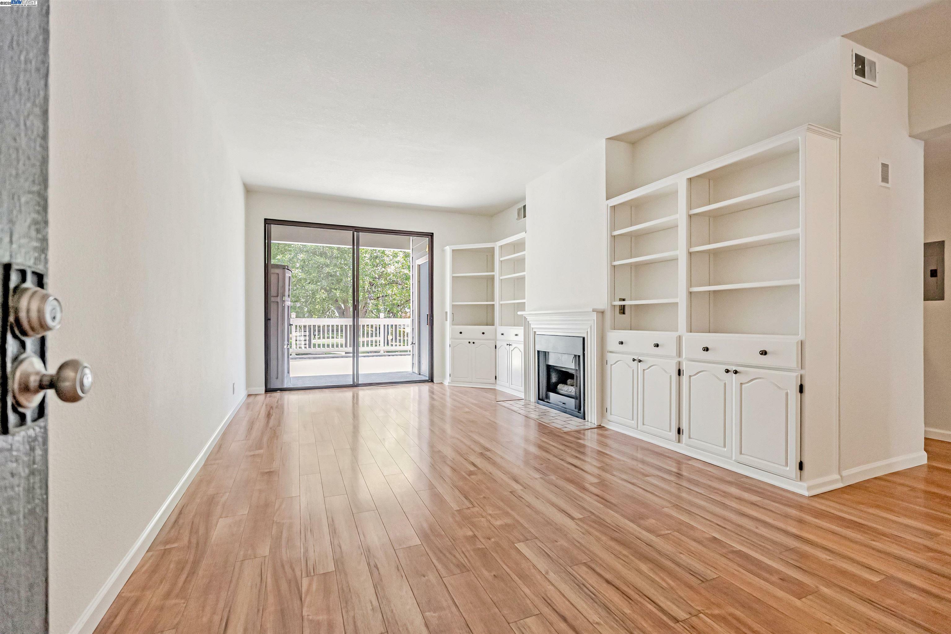 Property Photo: 36996 Meadowbrook Cmn 104 CA 94536