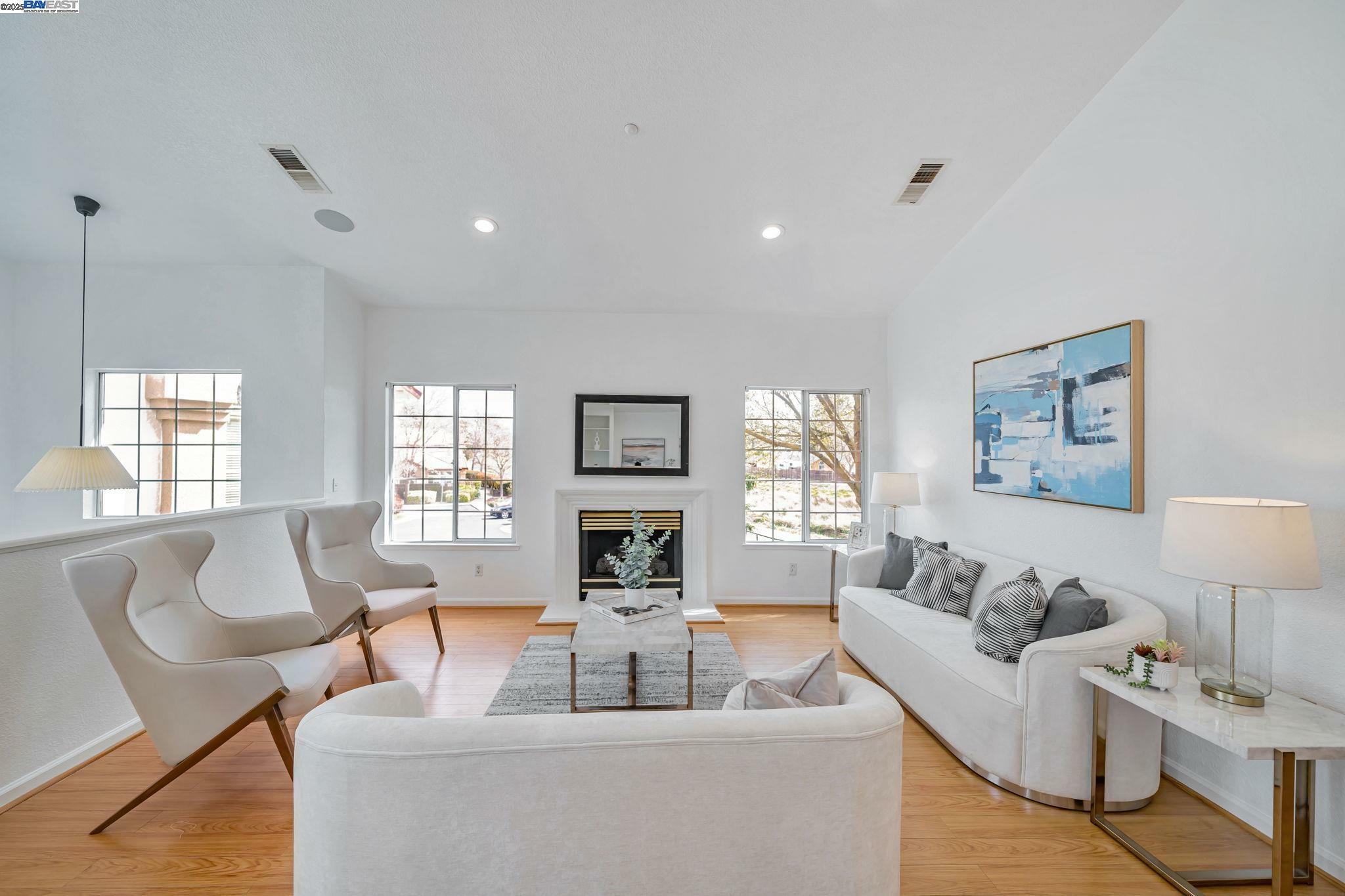 Property Photo: 5786 Belleza CA 94588