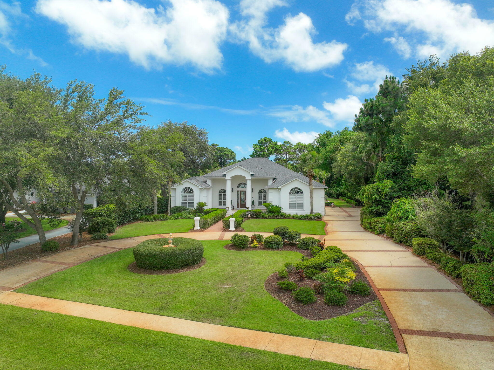 129 W Country Club Drive  Destin FL 32541 photo