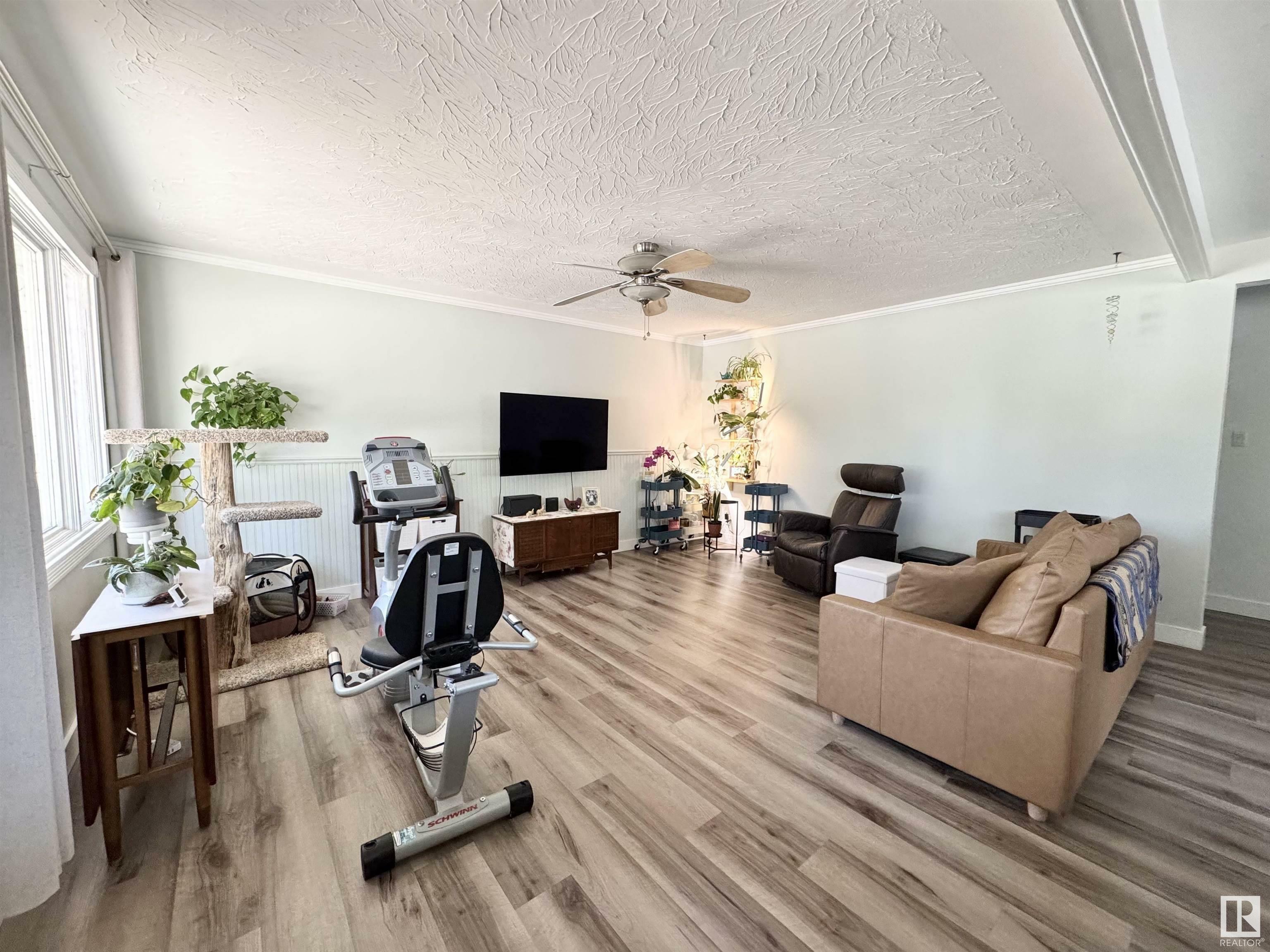 Photo de la propriété: 4305 49 A Street AB T9C 1B6