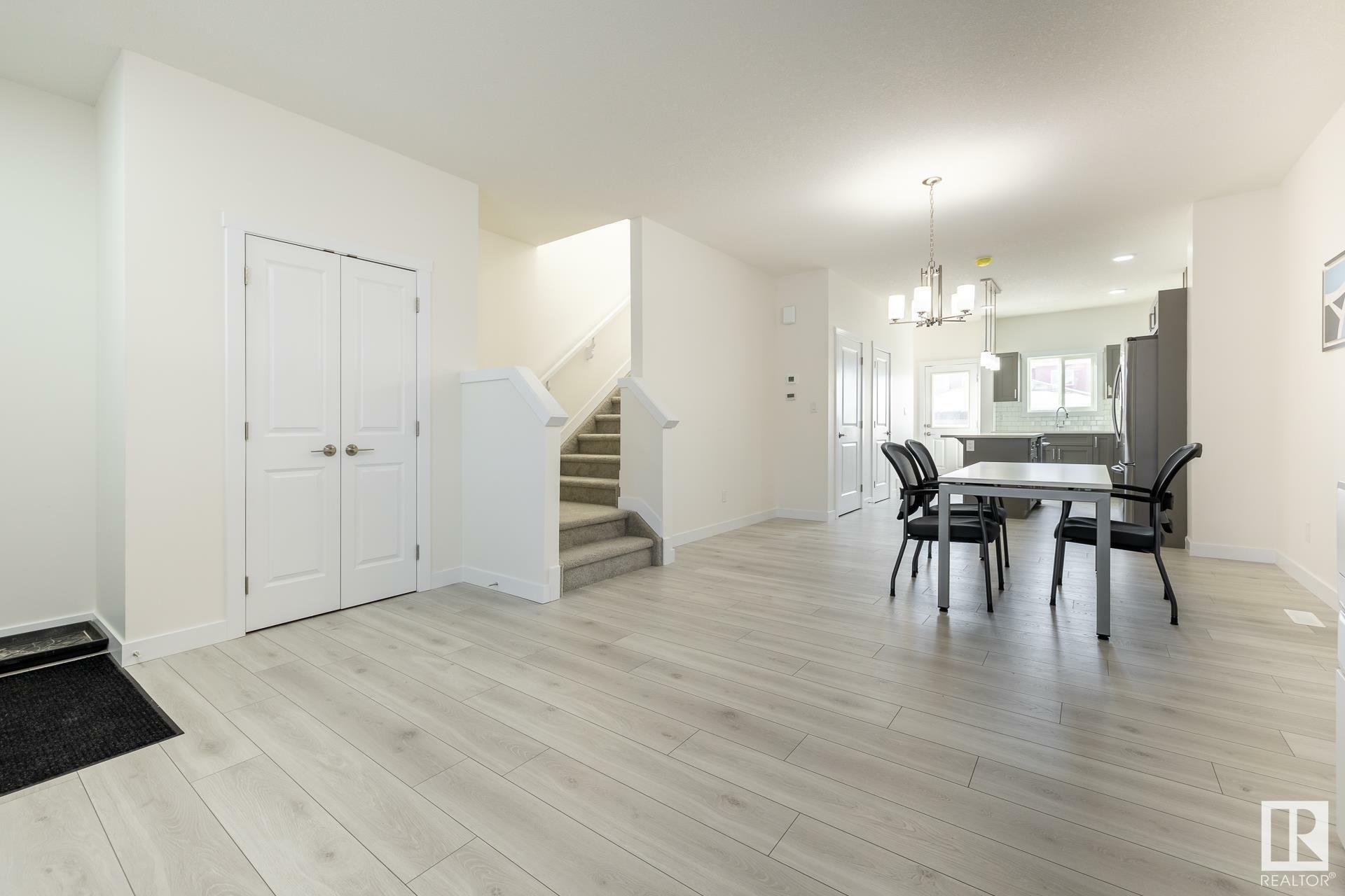 Property Photo: 37 Renwyck Place AB T7X 4E1