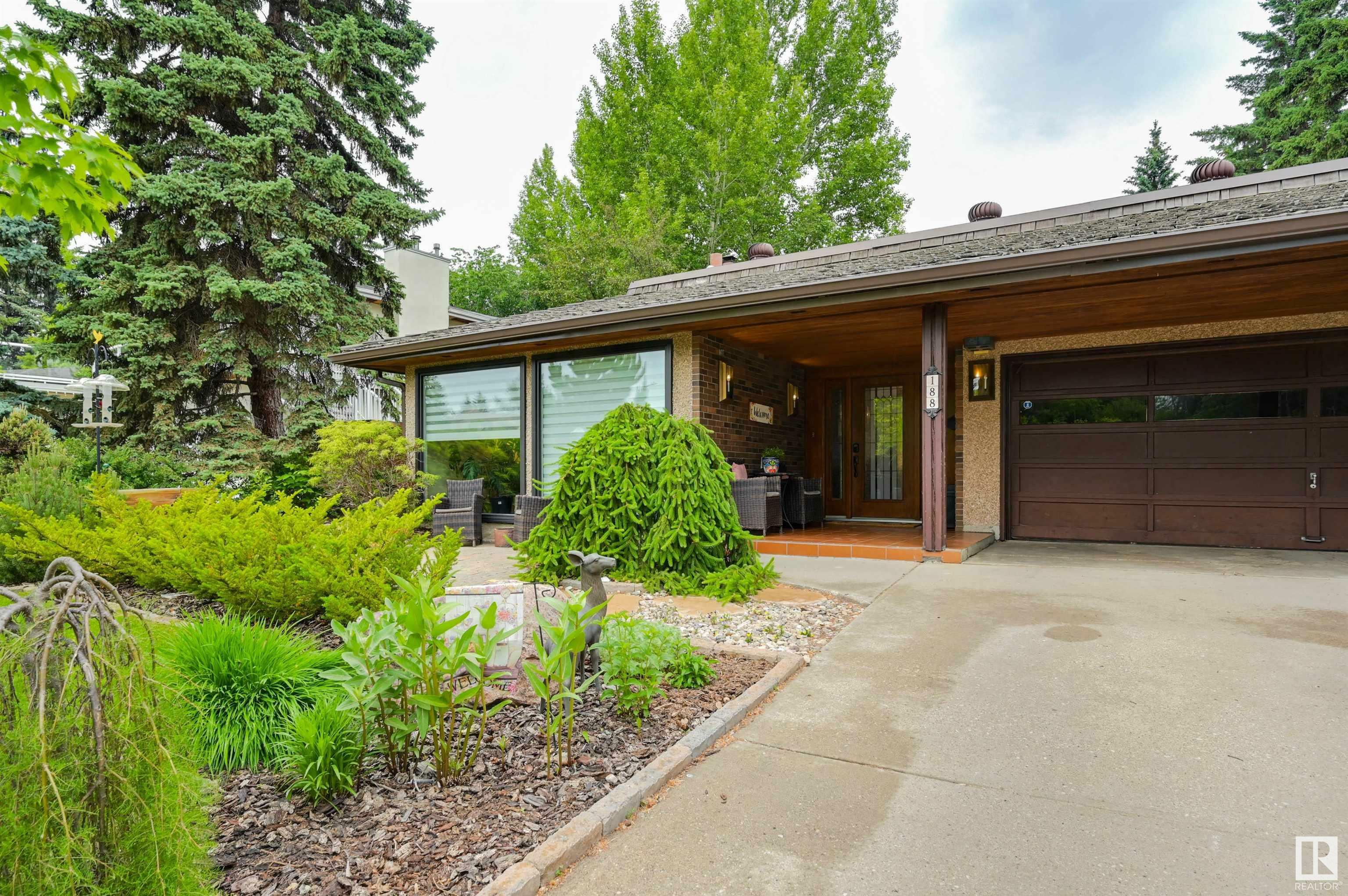 Property Photo: 188 Quesnell Crescent NW AB T5R 5P3