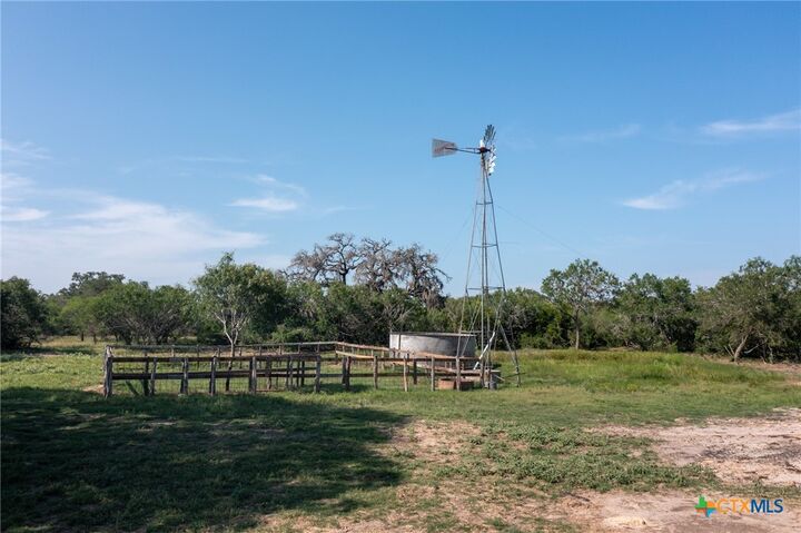 Property Photo: 2615 Ykt Slickfield Road TX 78164