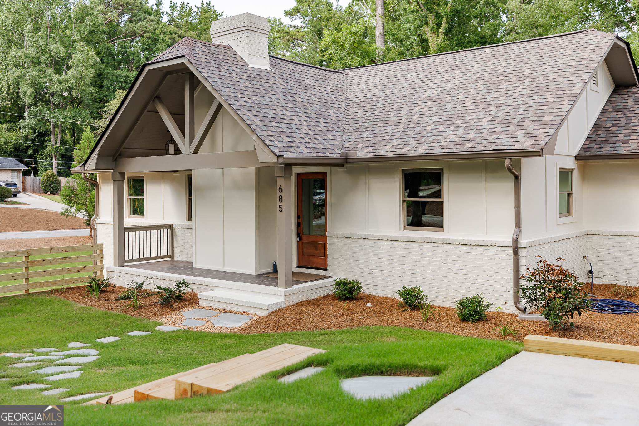 Property Photo: 685 Pinecrest Drive GA 30605