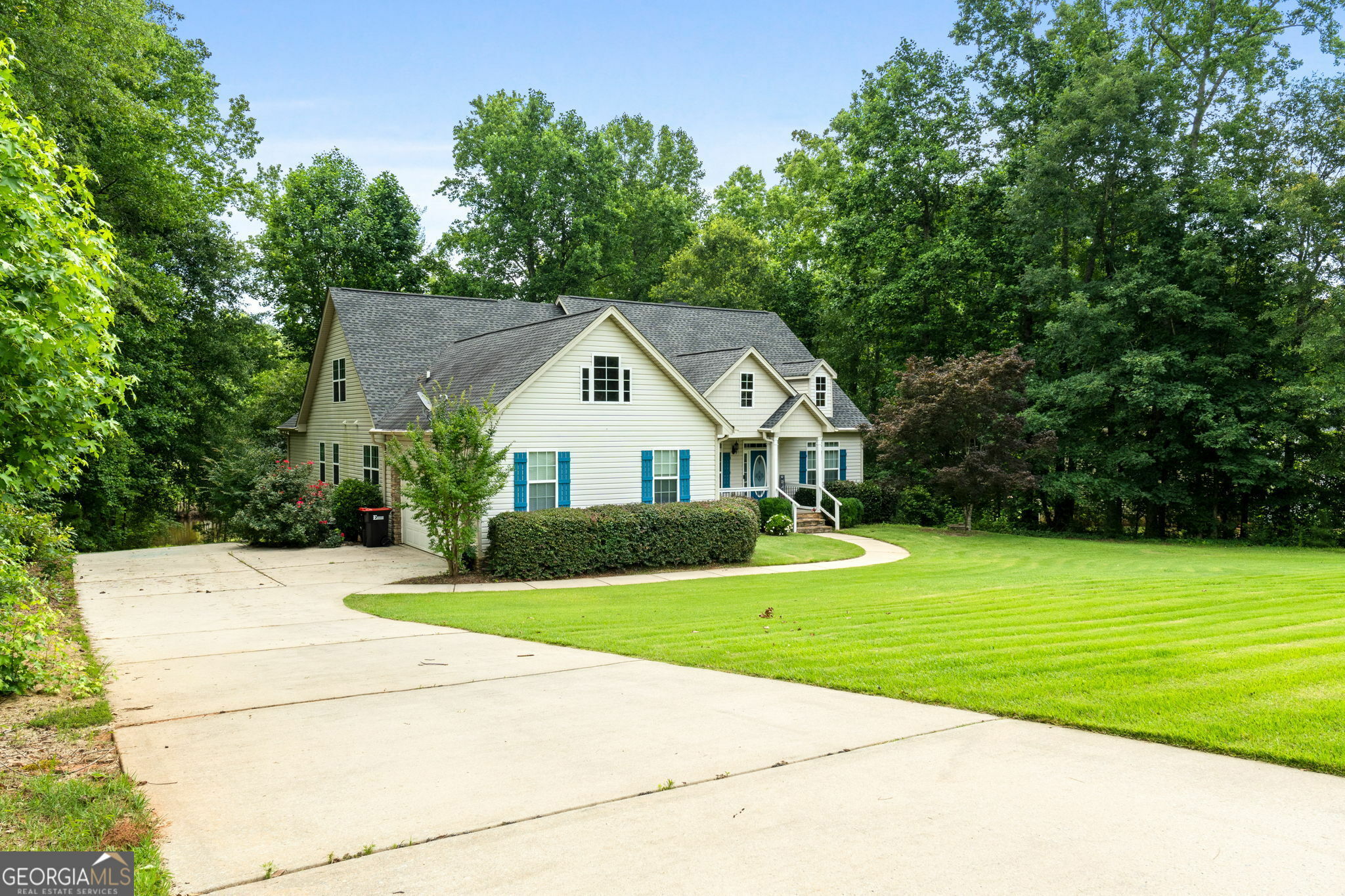 Property Photo: 113 Lake Chase Drive S GA 30224