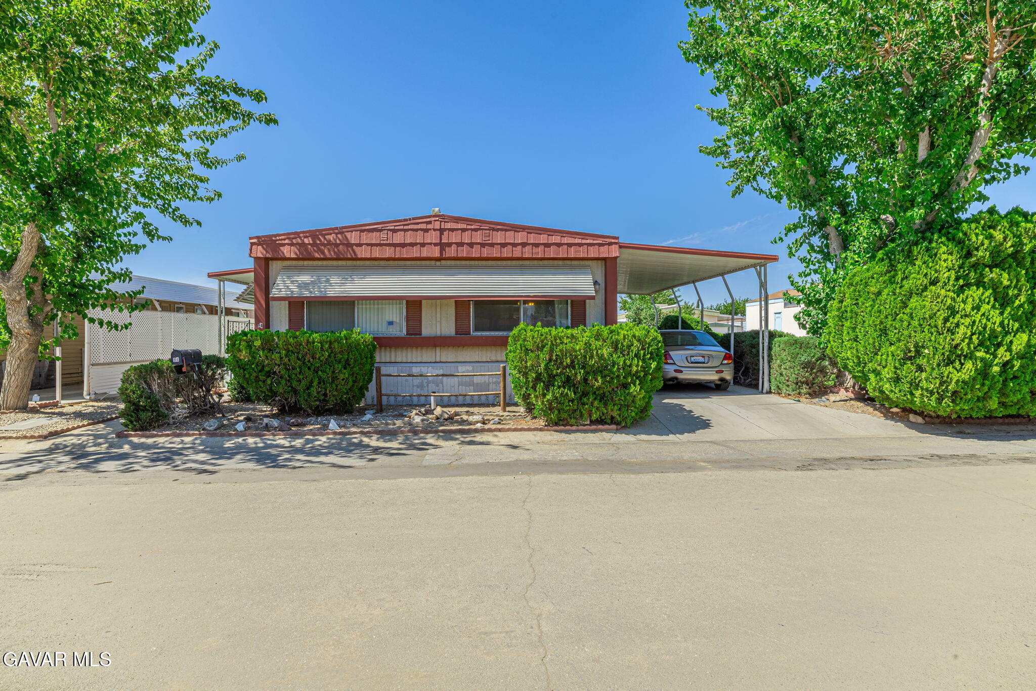 Property Photo: 2550 E Avenue I 94 CA 93535