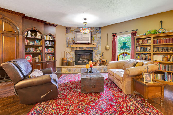 Property Photo:  997 W 12th Street  GA 30707 
