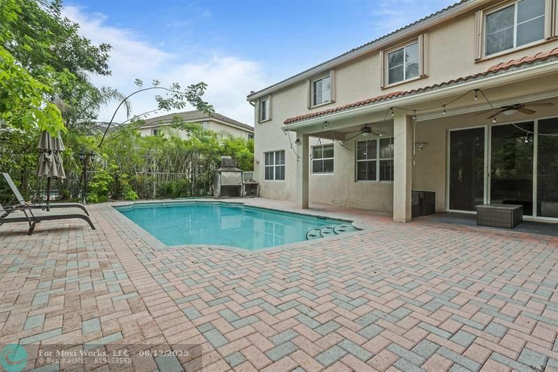 Property Photo: 4113 Staghorn Ln FL 33331