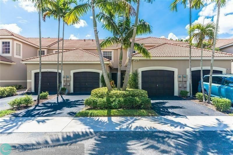 Property Photo: 830 Sorrento Dr 830 FL 33326