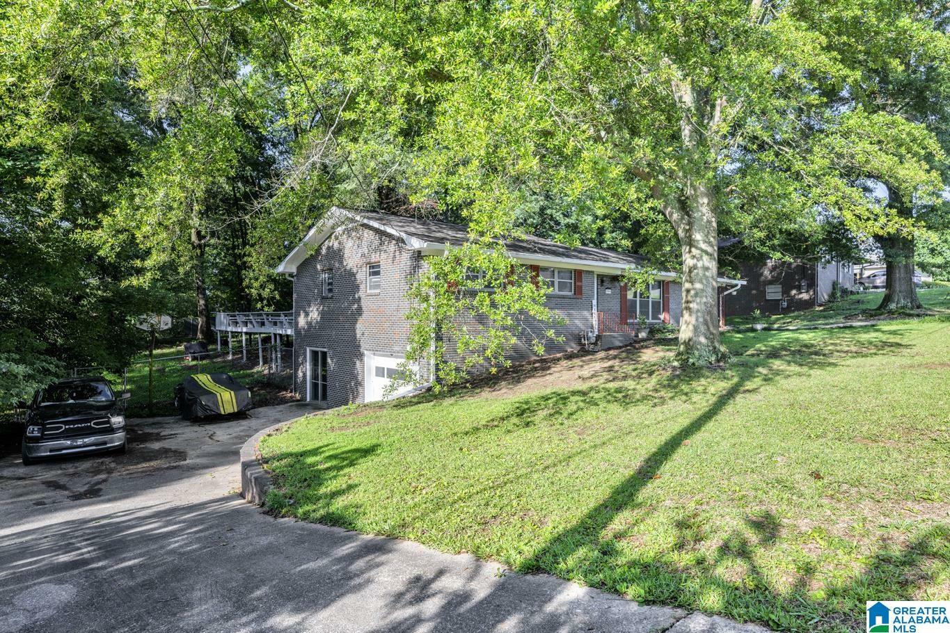 Property Photo: 2904 Crestlane Drive AL 35005