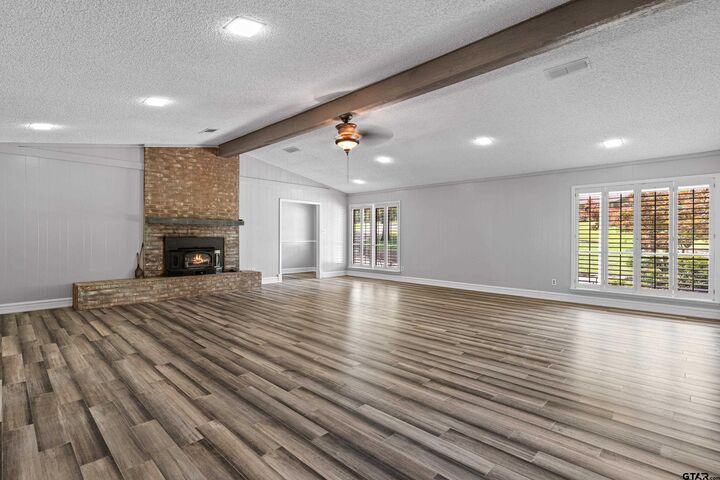 Property Photo: 1821 Azalea St TX 75644