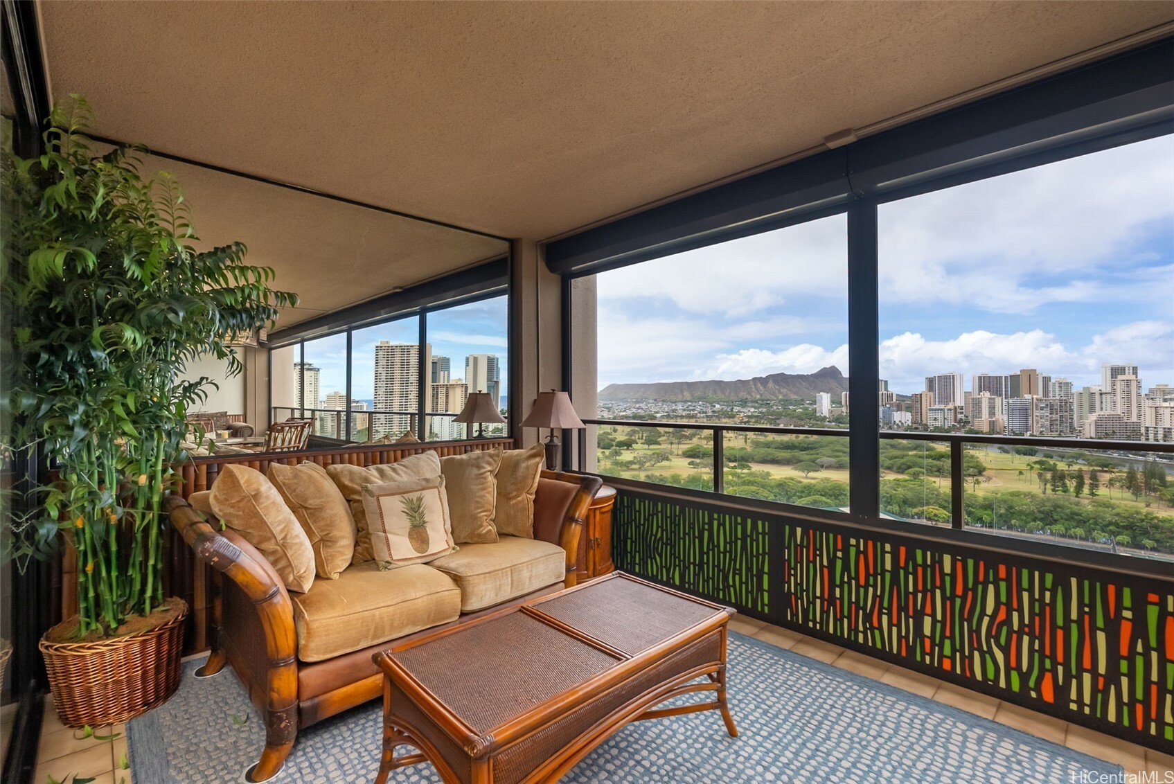 583 Kamoku Street Dh2303  Honolulu HI 96826 photo
