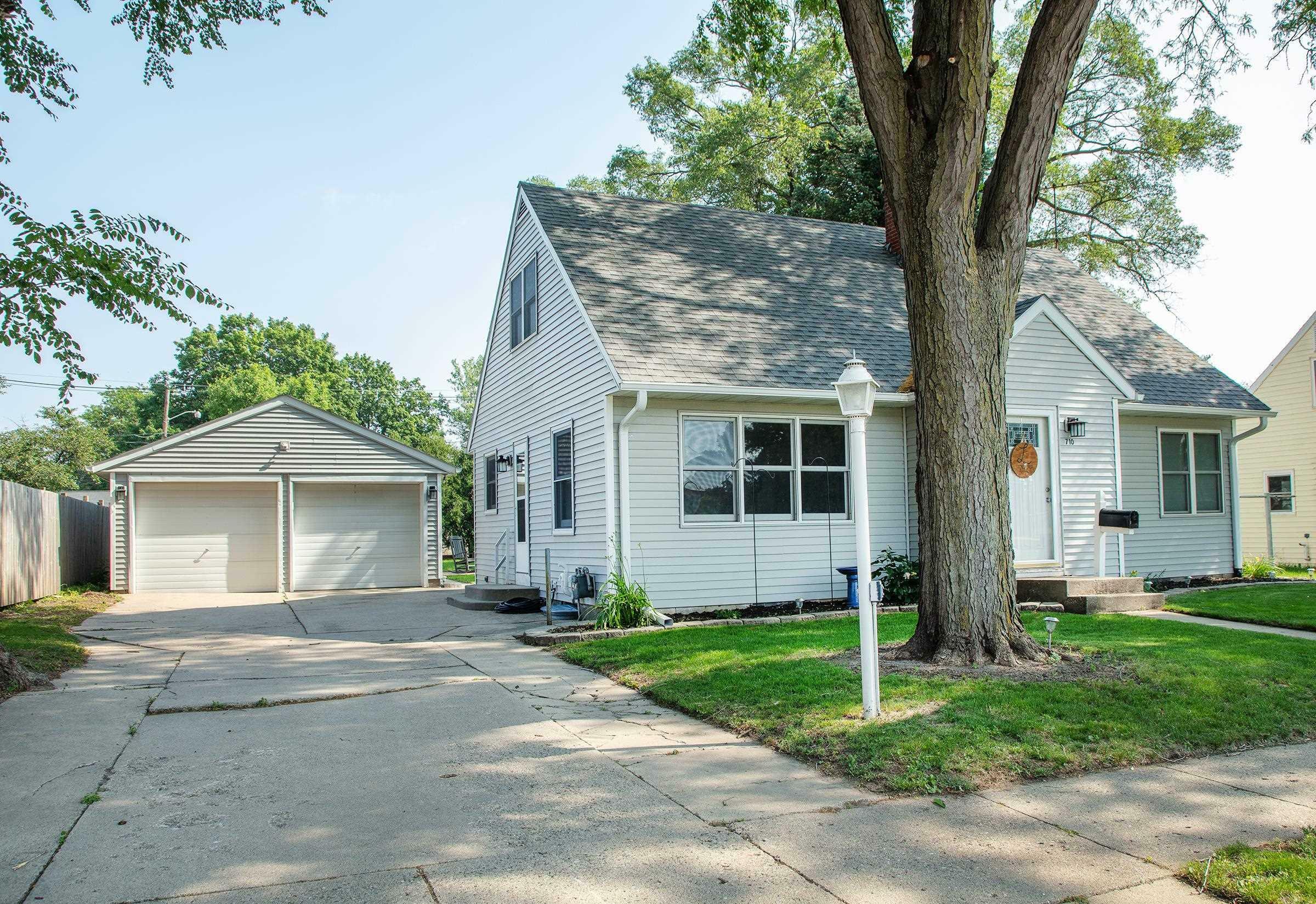 Property Photo: 710 SW 4th Avenue IA 50677