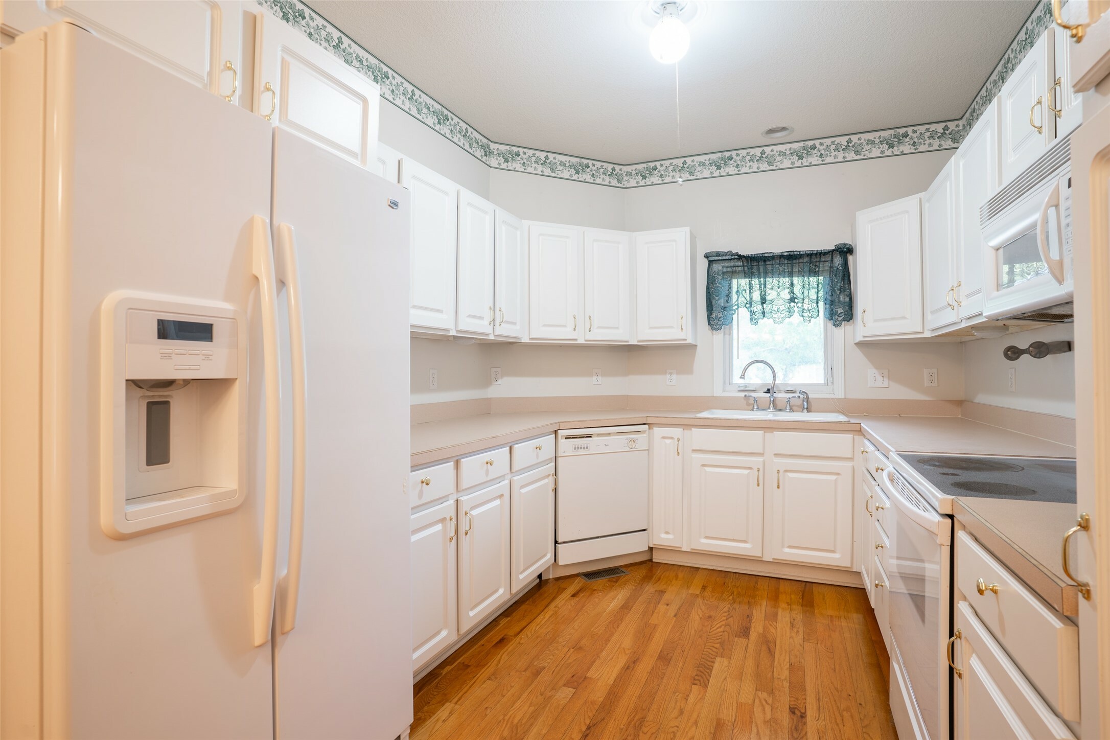 Property Photo: 1422 SE Waywin Drive IA 50021