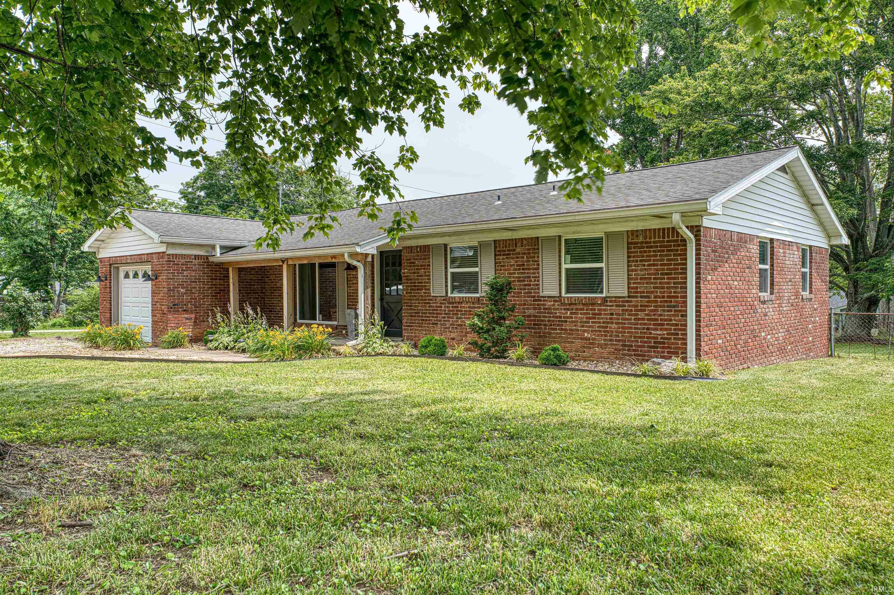 Property Photo: 4700 Lenn Road IN 47630