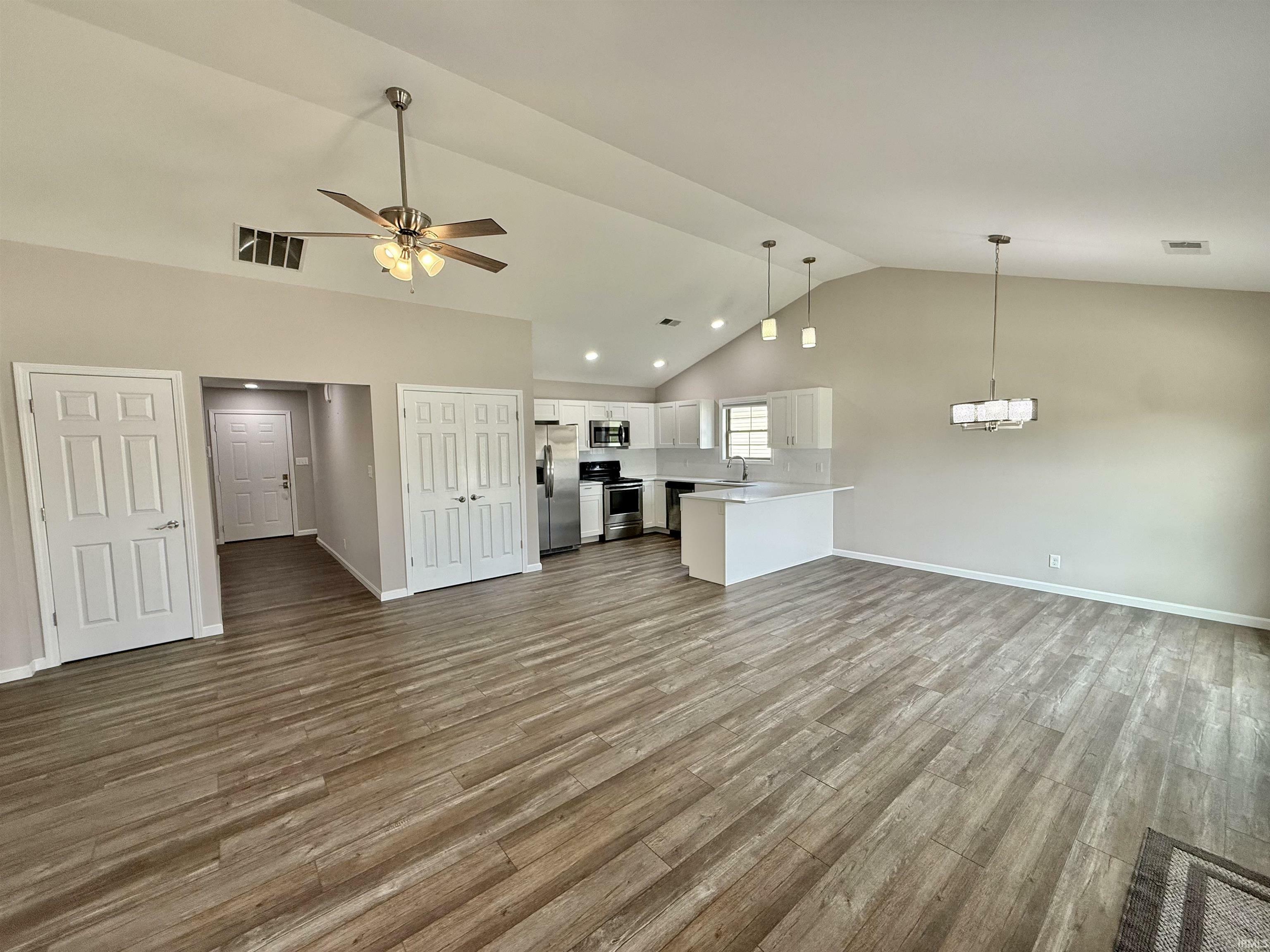 Property Photo: 402 Mallard Circle IN 47610