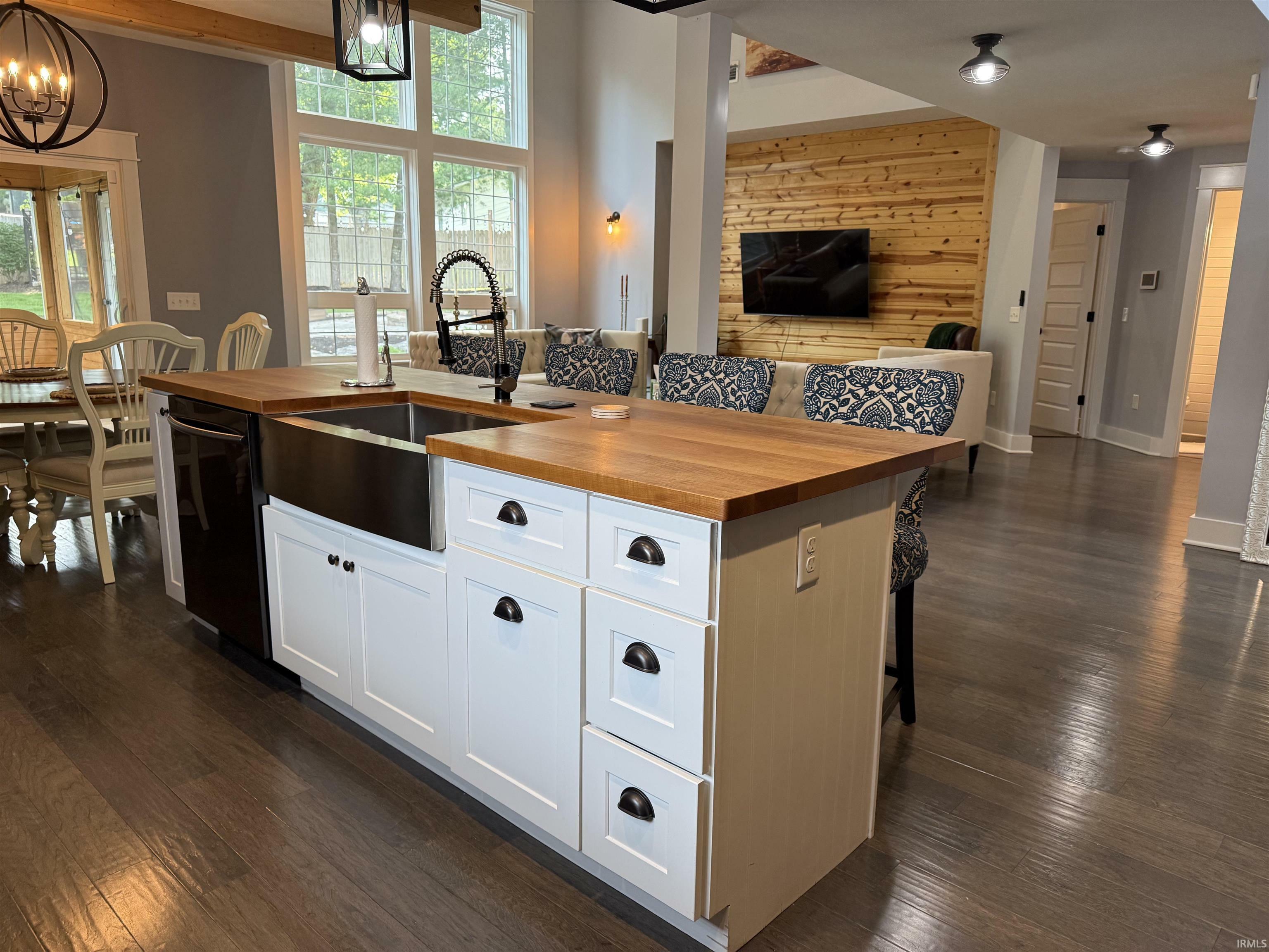 Property Photo: 1285 E Zinnia Drive IN 47401