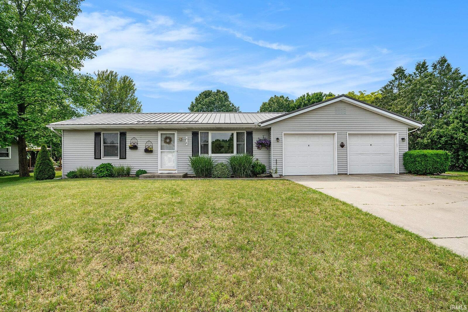 Property Photo:  513 Sunset Lane  IN 46540 