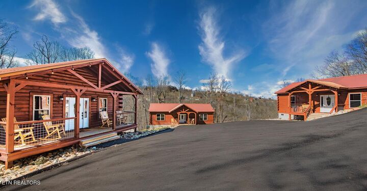 Property Photo:  921,22,27 Statham Way  TN 37738 