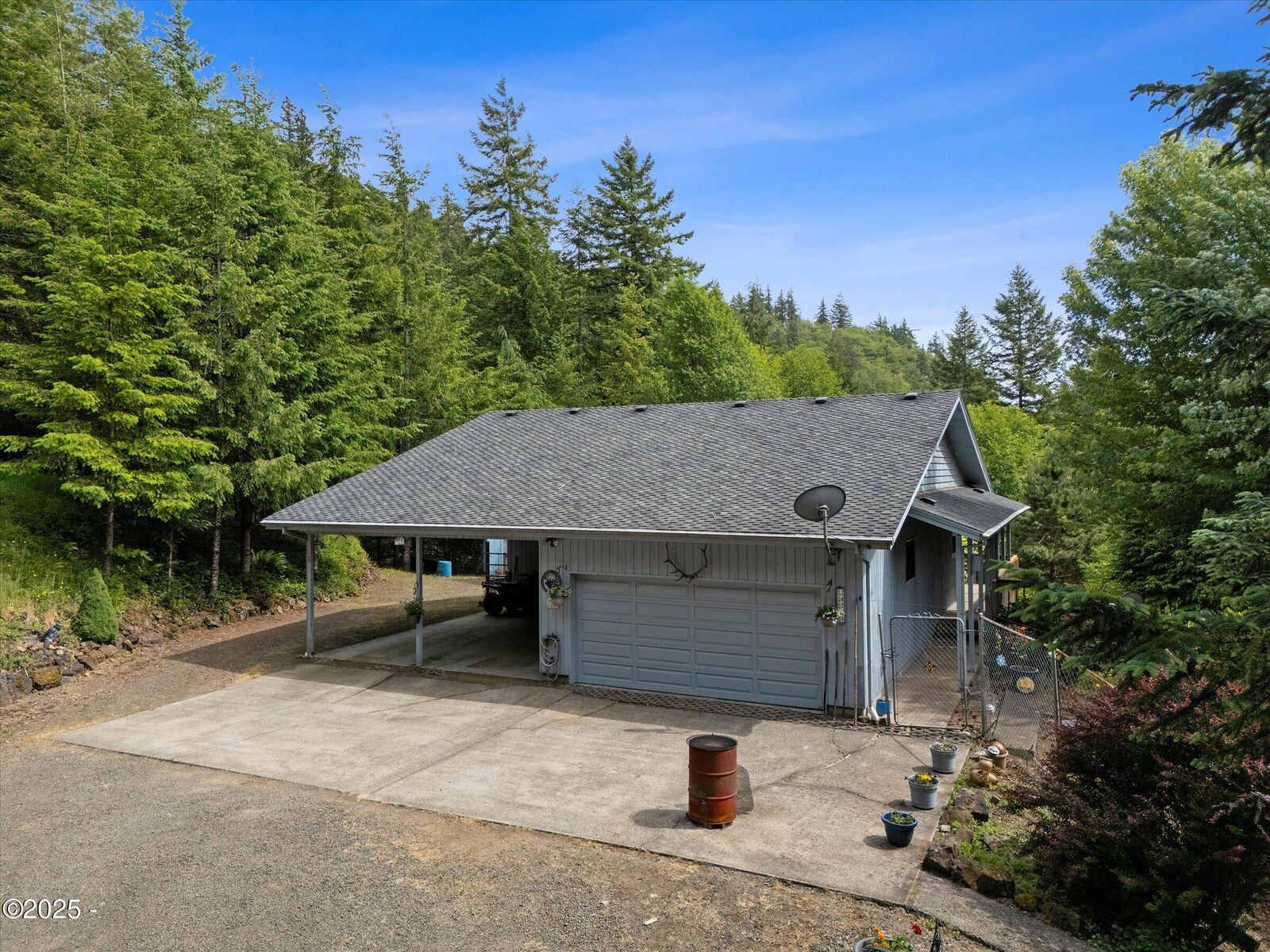 Property Photo: 24734 Trask River Road OR 97141