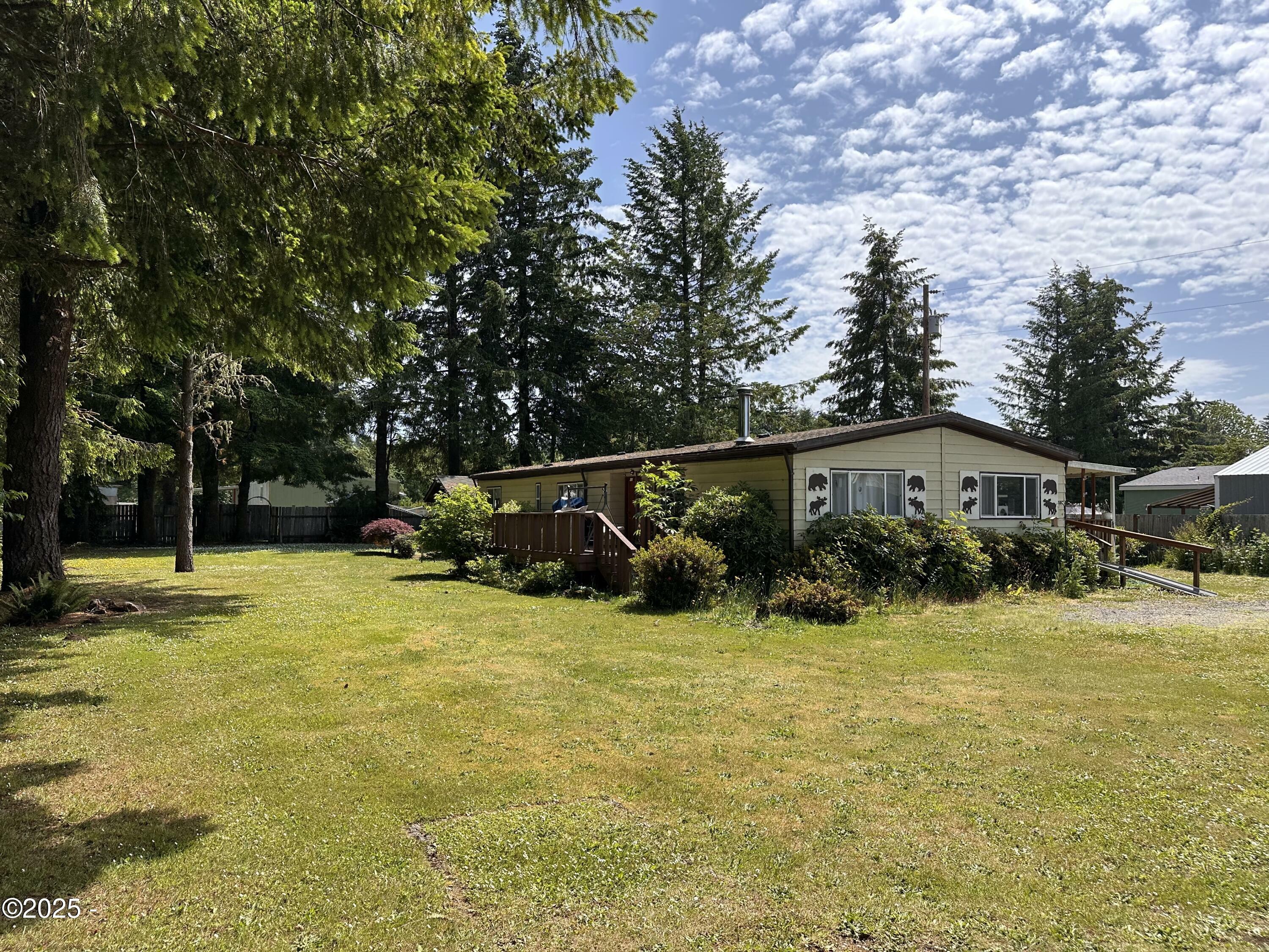 Property Photo: 566 SW Ferry Avenue OR 97380
