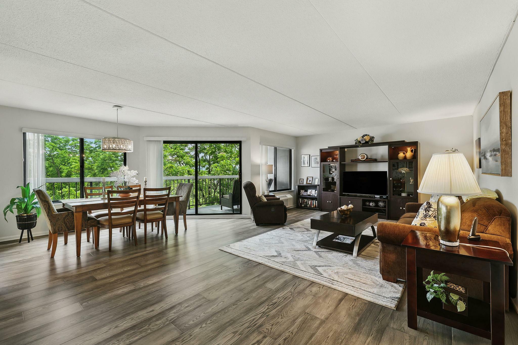 Property Photo:  400 High Point Drive 403  NY 10530 