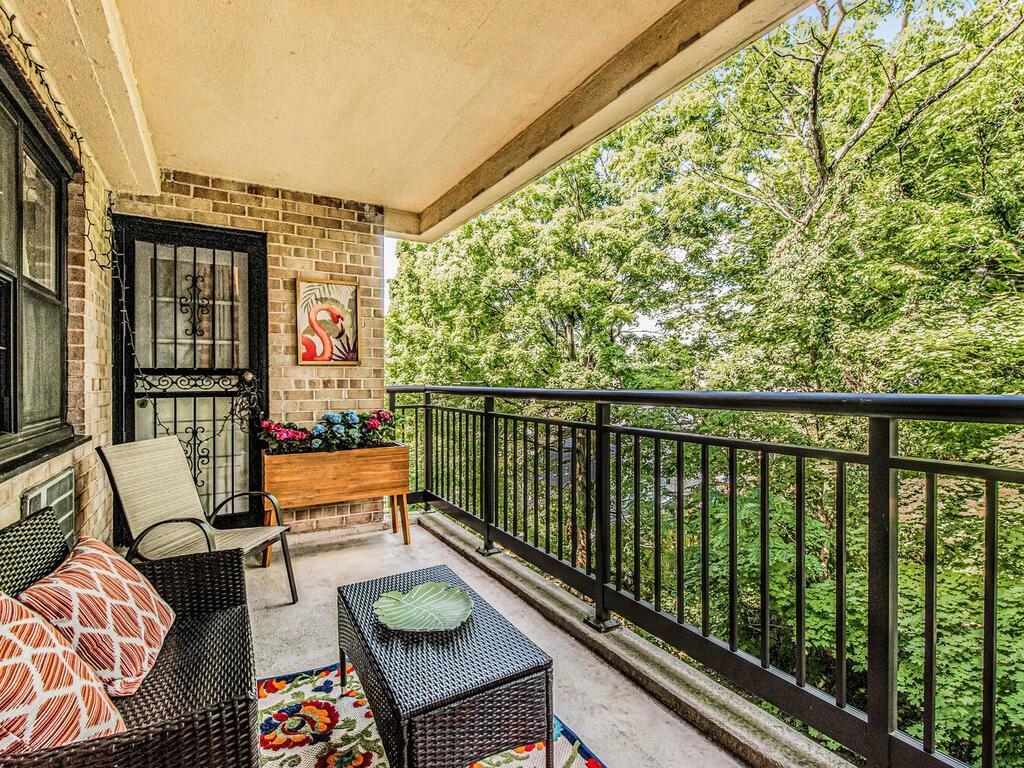 Property Photo: 505 Central Avenue 618 NY 10606