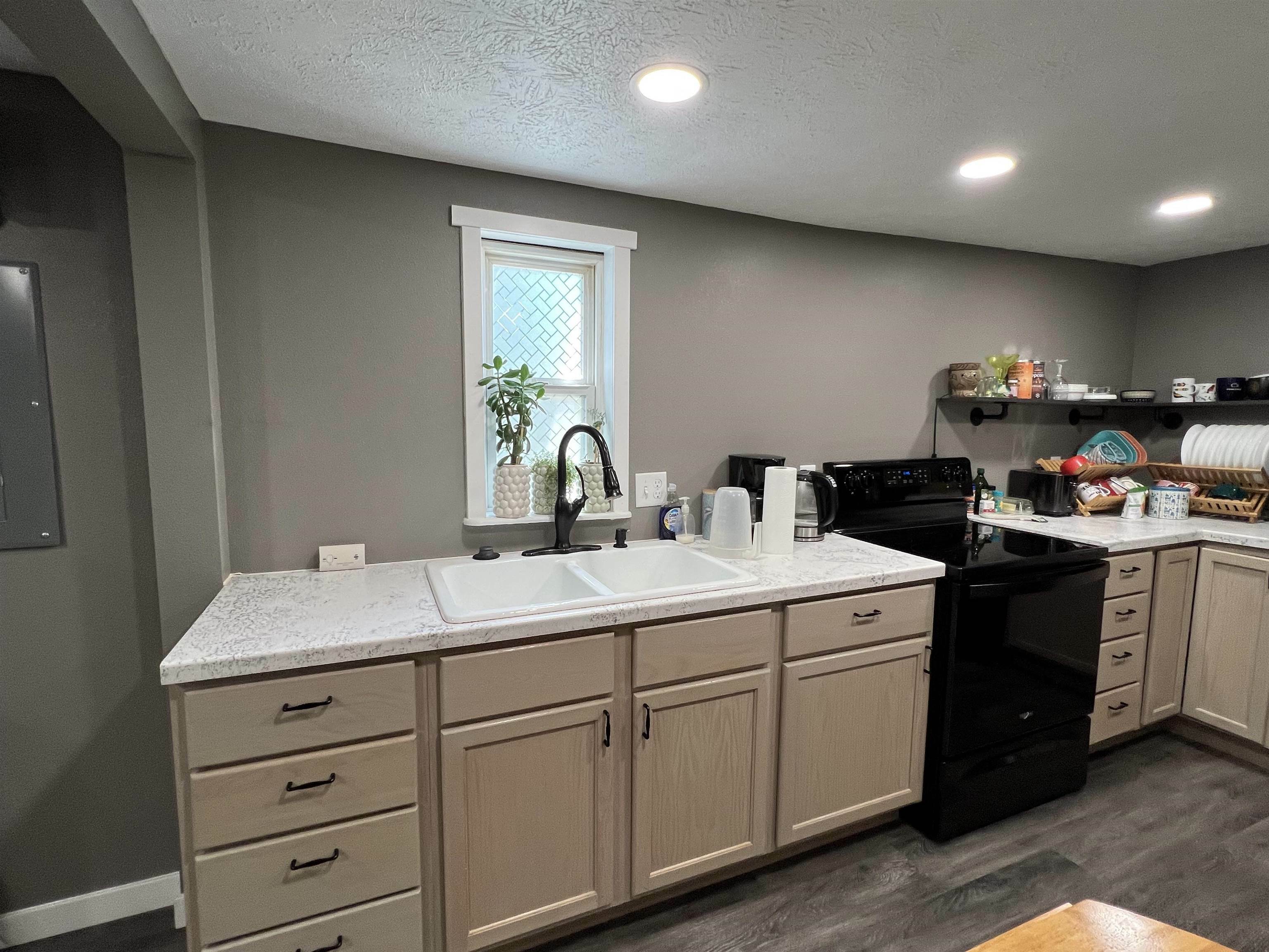 Property Photo: 1104 W A Street NE 69101