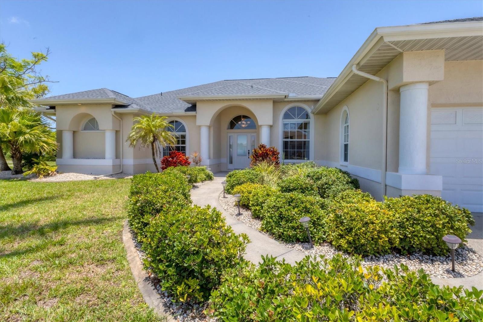 Property Photo: 1002 Rotonda Circle FL 33947