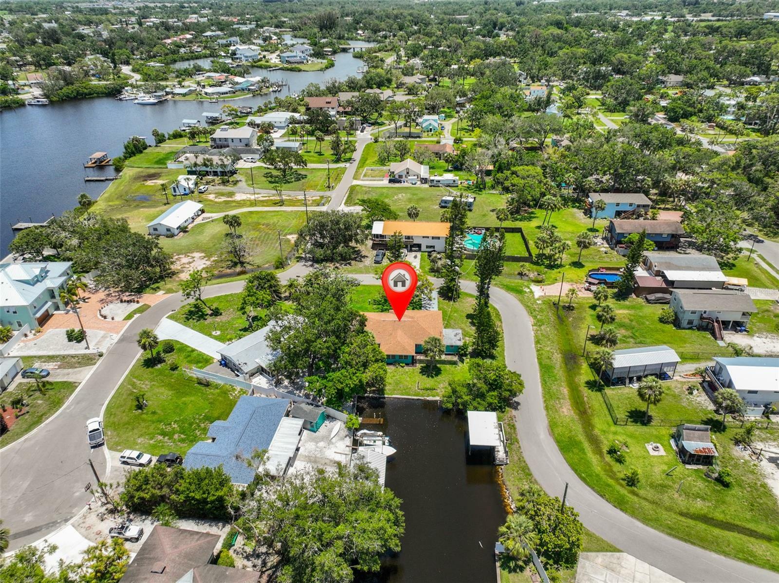 Property Photo: 301 Carlyle Boulevard FL 33570