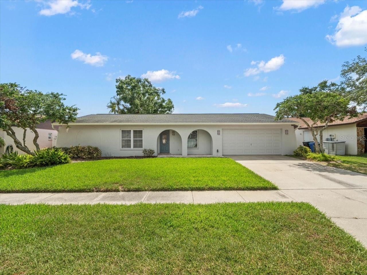 Property Photo: 4016 Windtree Drive FL 33624
