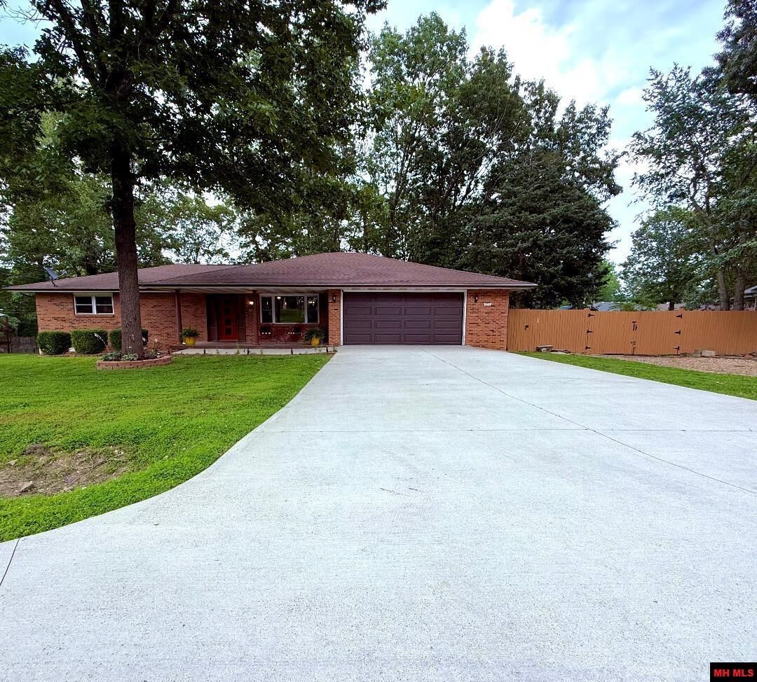 Property Photo: 1711 Lonoke Avenue AR 72653