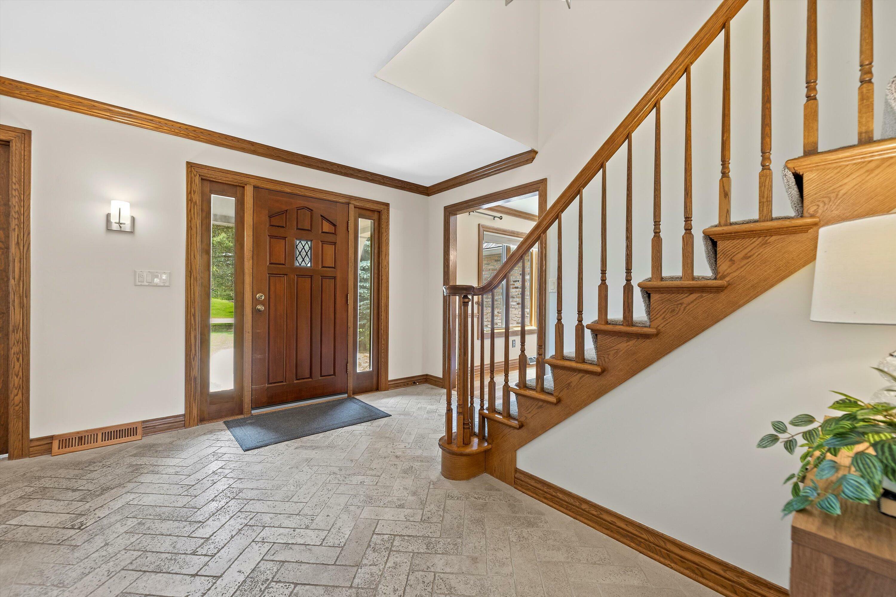 Property Photo: 10418 N Haddonstone Pl WI 53092