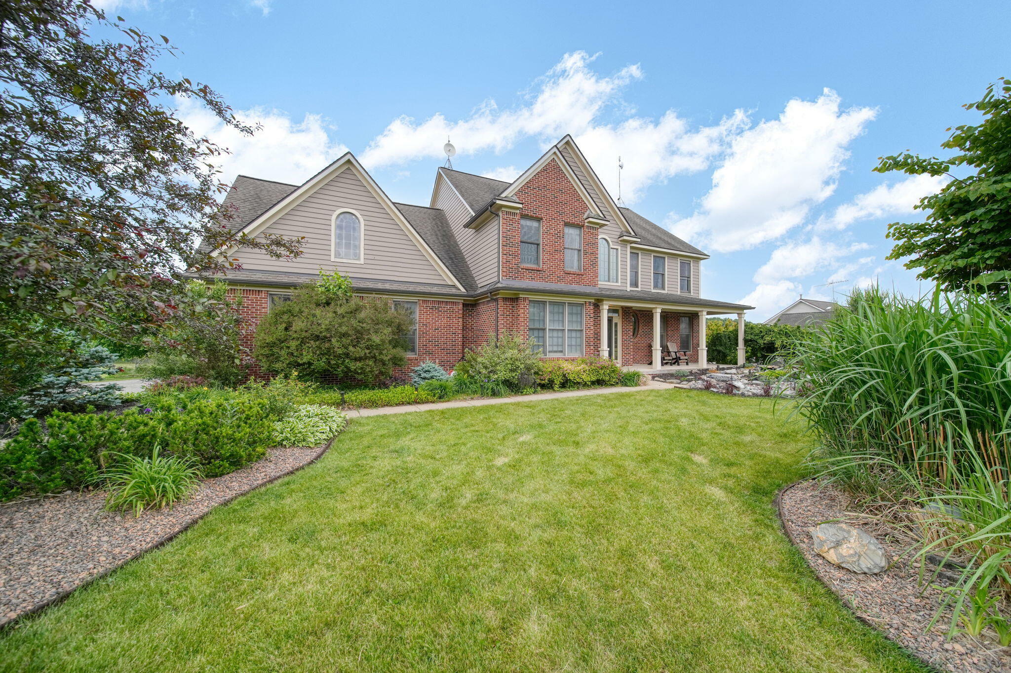 Property Photo: 874 Pinecrest MI 48130