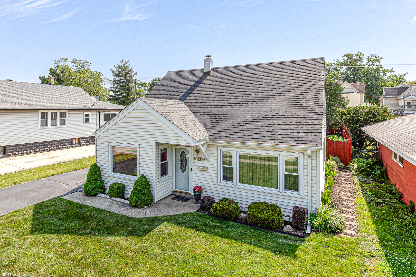 Property Photo: 9619 S 53rd Avenue IL 60453