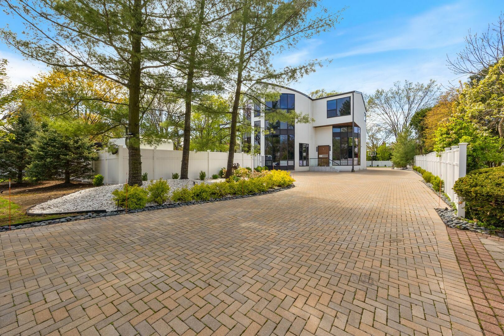 Property Photo: 2110 Pfingsten Road IL 60062