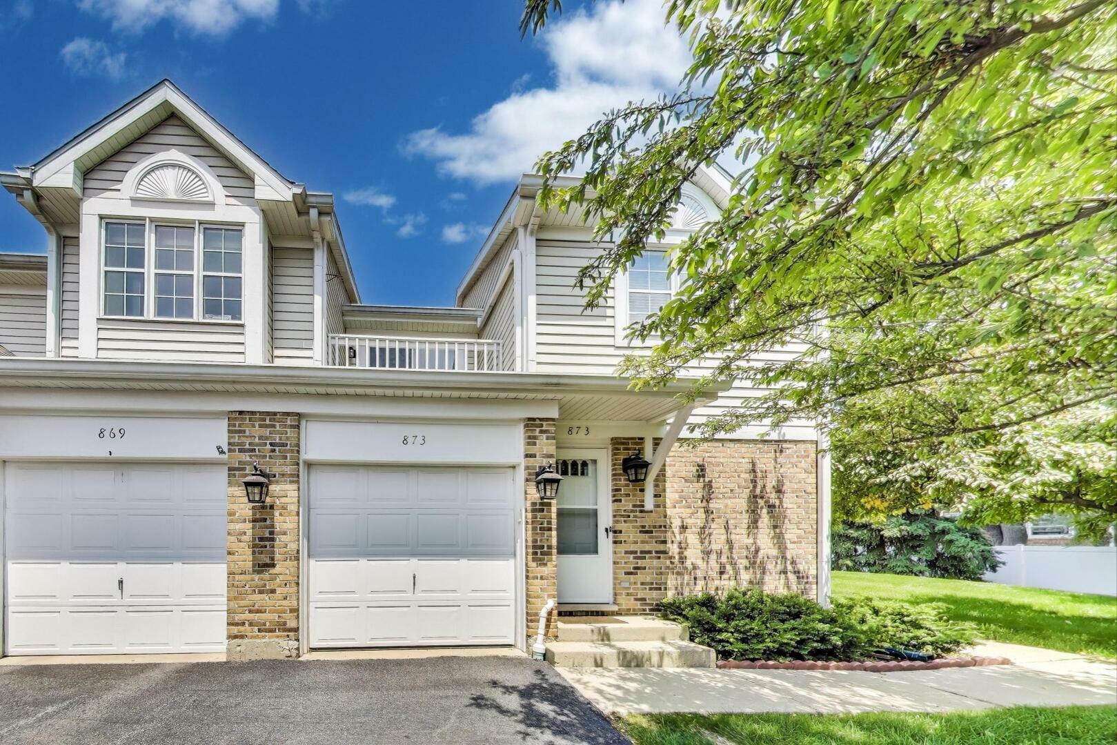 Property Photo: 873 N Cove Drive 873 IL 60067