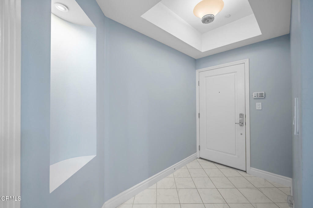 Property Photo: 4424 Whitsett Avenue 102 CA 91604