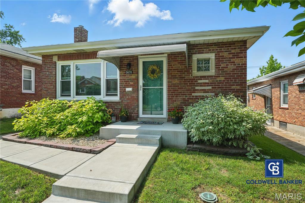 Property Photo: 5670 Pernod Avenue MO 63139