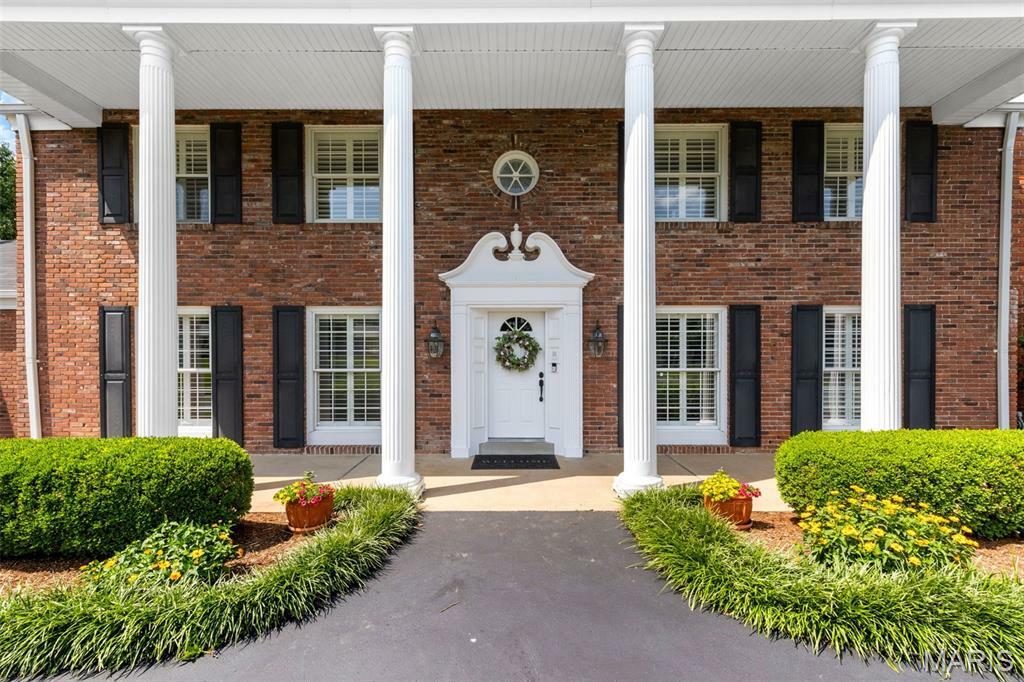 13065 Thornhill Drive  St Louis MO 63131 photo