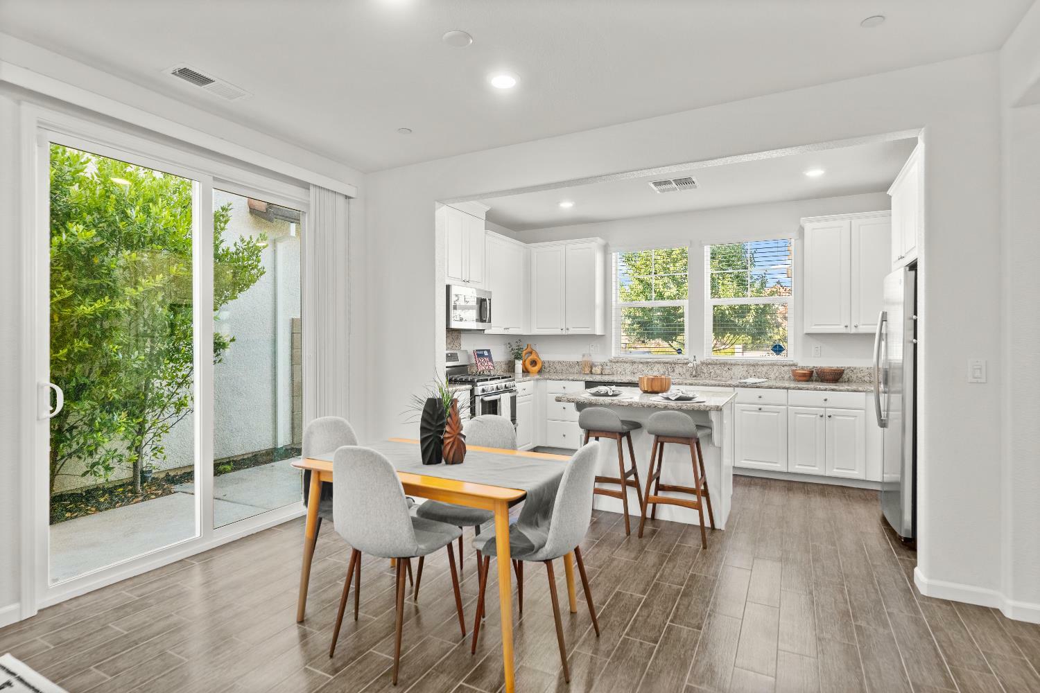 Property Photo:  1044 Essington Lane  CA 95747 