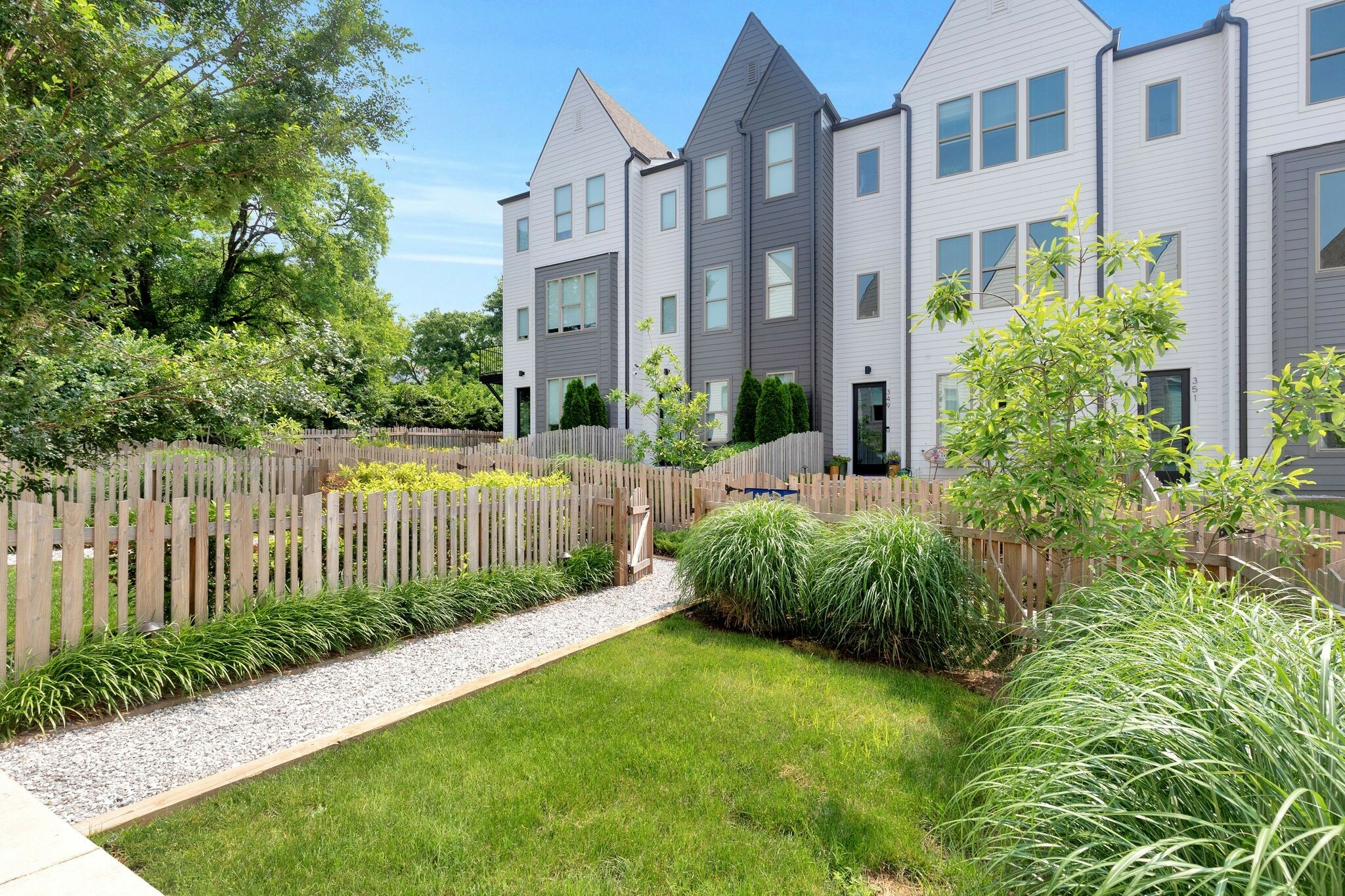 Property Photo:  339 E Village Ln  TN 37216 