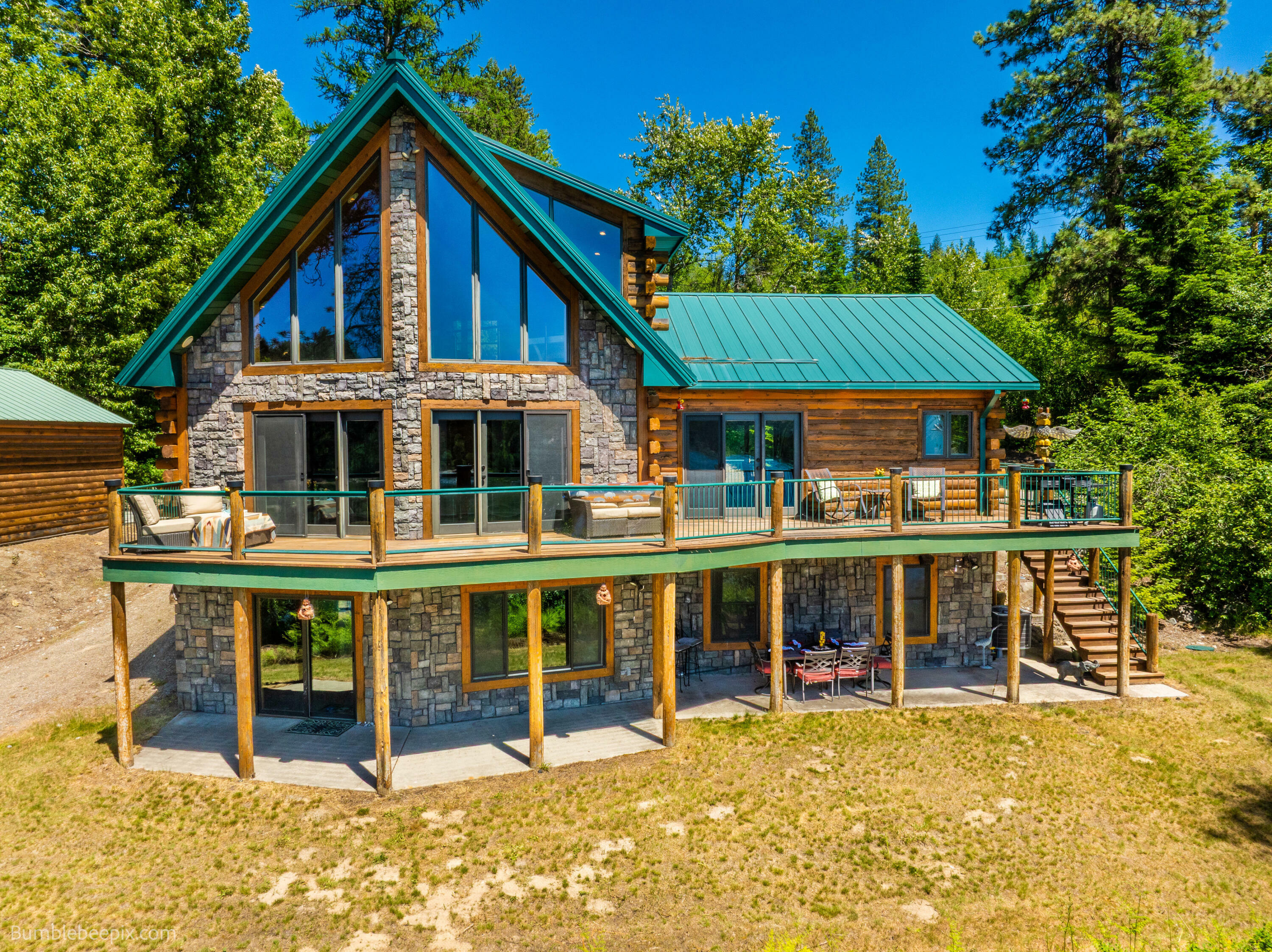 Property Photo: 32261 Leclerc Rd N WA 99139