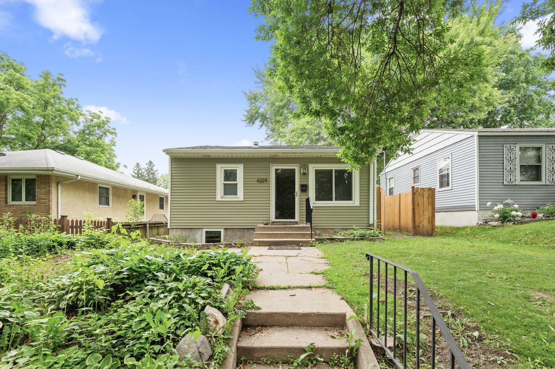 Property Photo:  4229 5th Street NE  MN 55421 