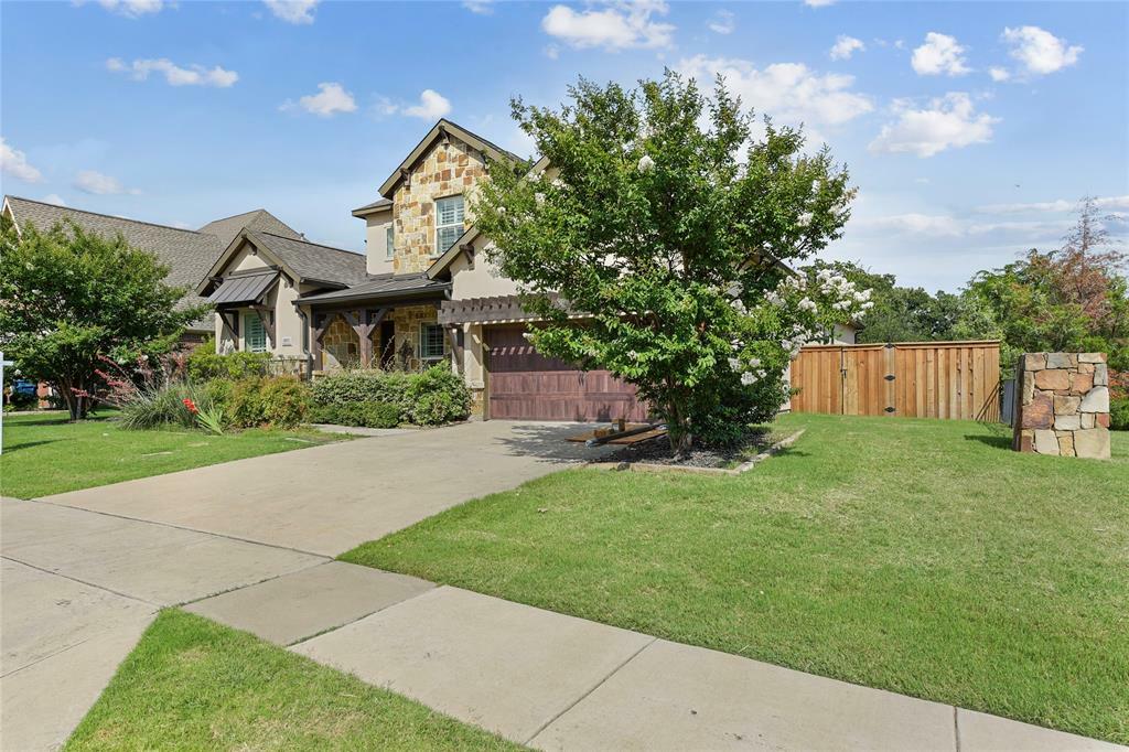 Property Photo: 10933 Falling Leaf Trail TX 76226